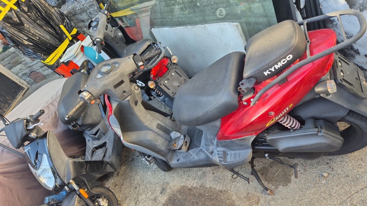 Kymco Scooters: Roller Kymco Agility 3x – D'occasion à Stetten AG par Crnno47 1