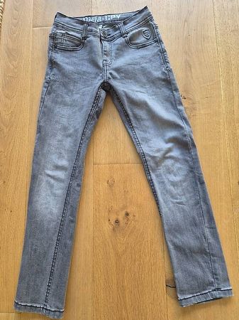 Jeans für Jungs Gr. 140