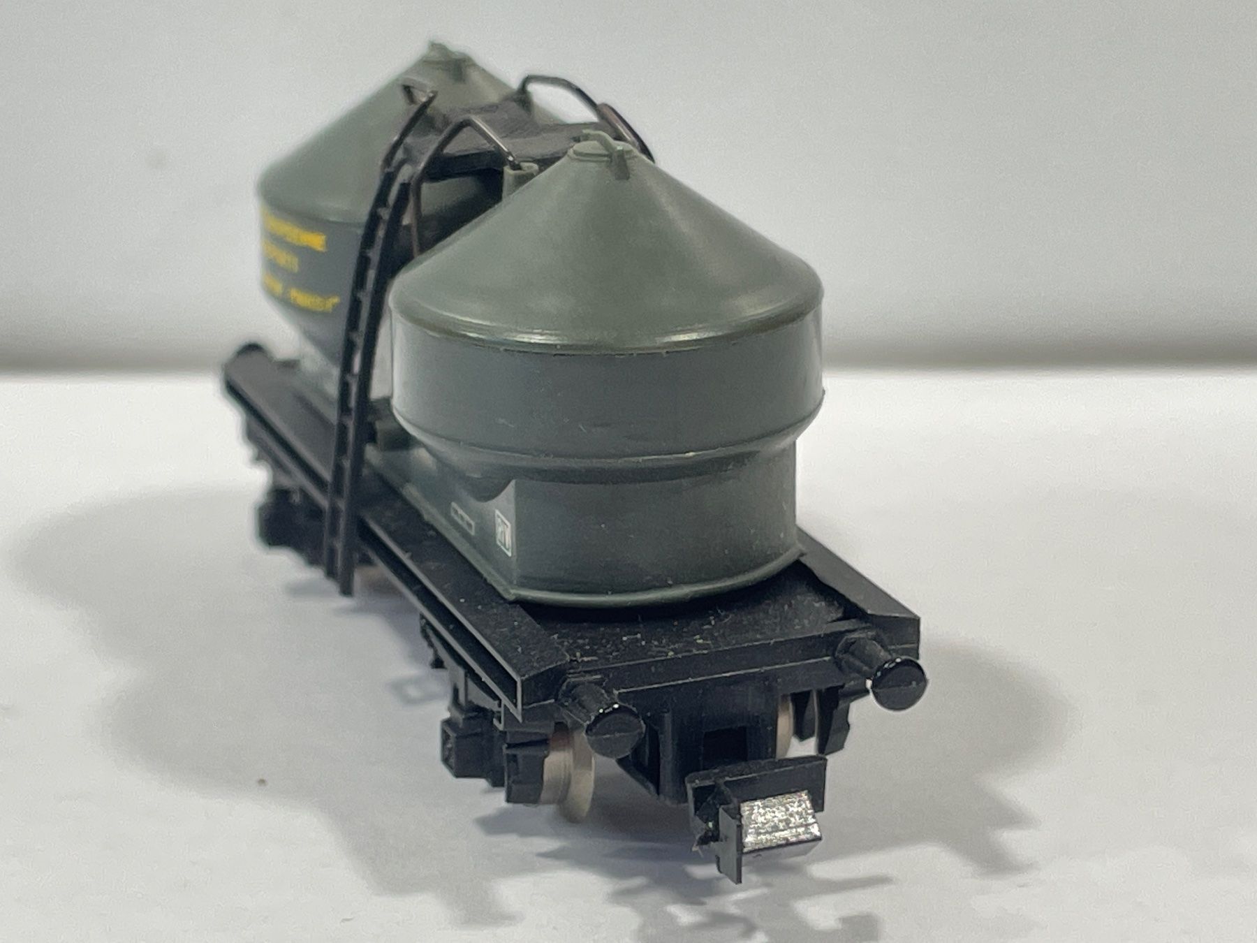 Lima Modelleisenbahnen: Lima 320731 Silowagen SNCF, Spur N – Gebraucht aus Wilderswil von  2