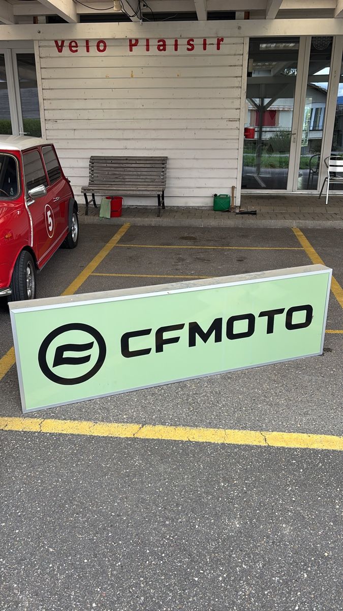 Schilder: CF MOTO WERBETAFEL  – Gebraucht aus Galmiz von QuadUniverse
