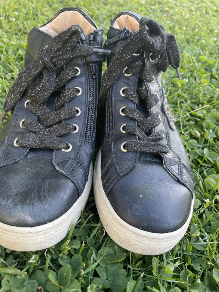 Schuhe für Jungen: Scarpe – Gebraucht aus Erlenbach ZH von van_st5g 1
