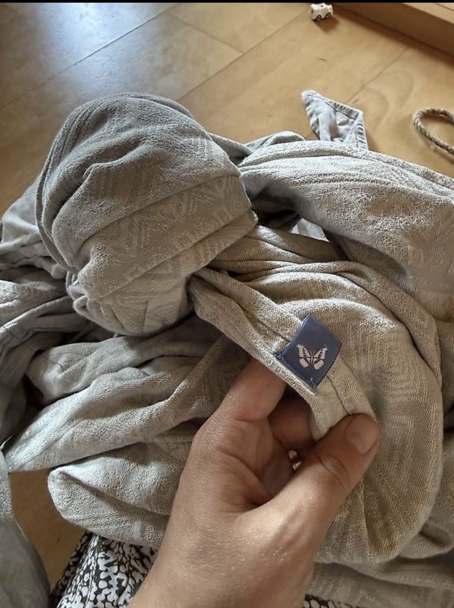 Porte-bébés ventraux & dorsaux: Festes Tragetuch – Neuf (Voir description) à Menzingen par GreyFoxx