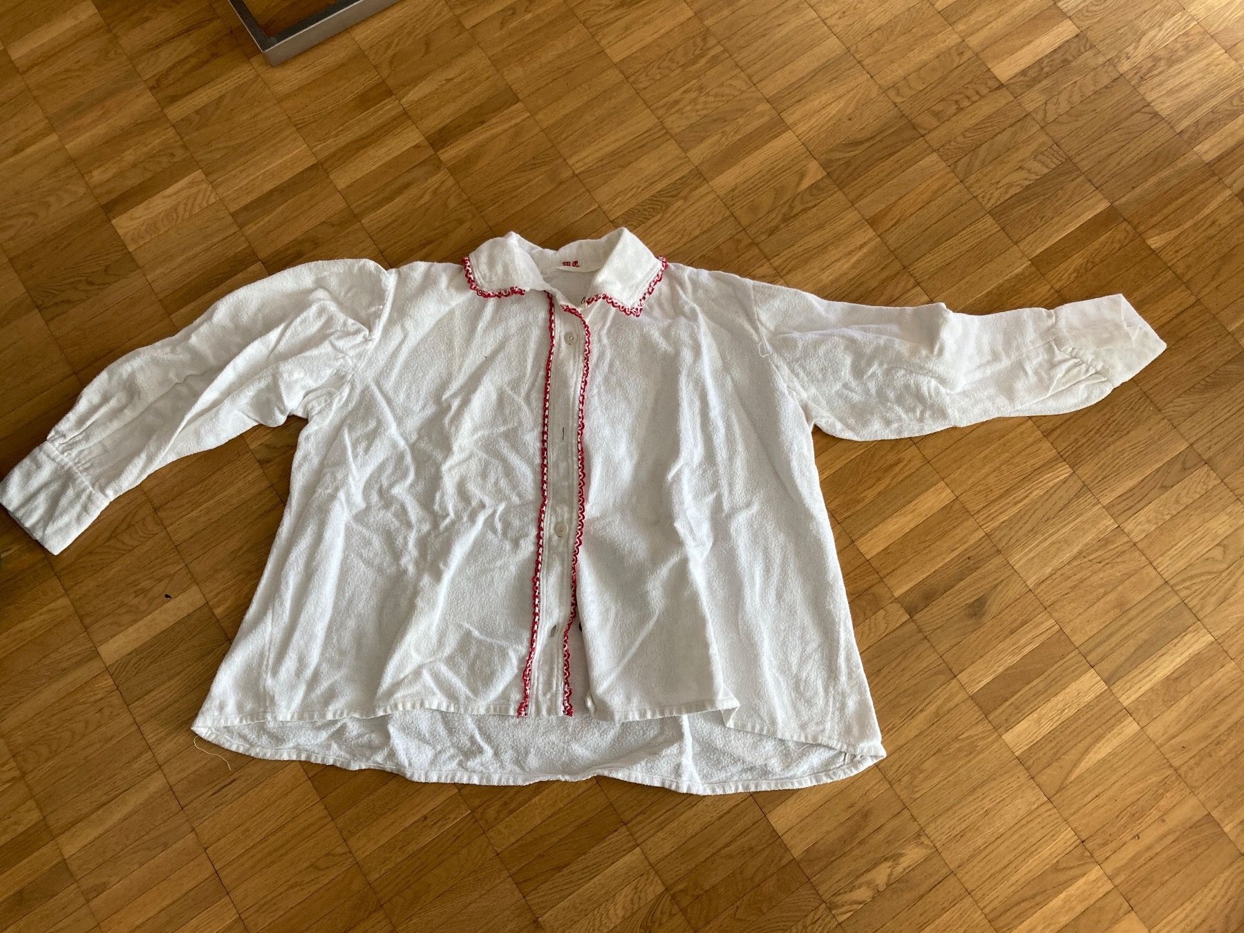 Vestiti: Kleider aus früheren Zeiten – Usato da Winterthur venduto da Quilterin 1