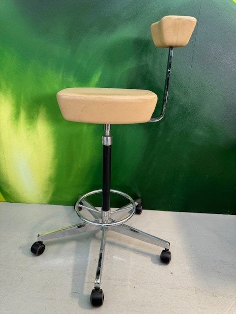Vitra Sgabelli: Vitra George Nelson Perch Stool – Usato da Zollikofen venduto da OberliAG 1