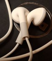 Écouteurs filaires blancs Apple état d'usage