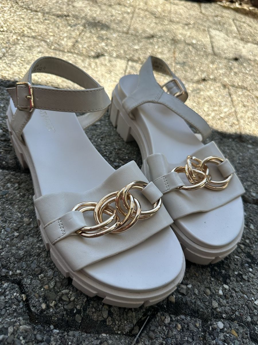 Dosenbach Chaussures femmes: Catwalk Sandalen beige  – Neuf (Voir description) à Zufikon par tam_gfx6