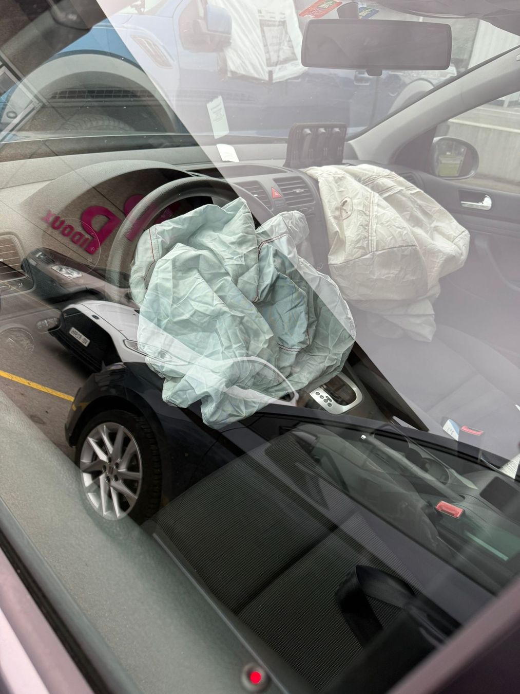 VW Automobili: Volkswagen Golf 5 1.6 FSI Accidentée – Difettoso da Orbe venduto da Sdcr 2