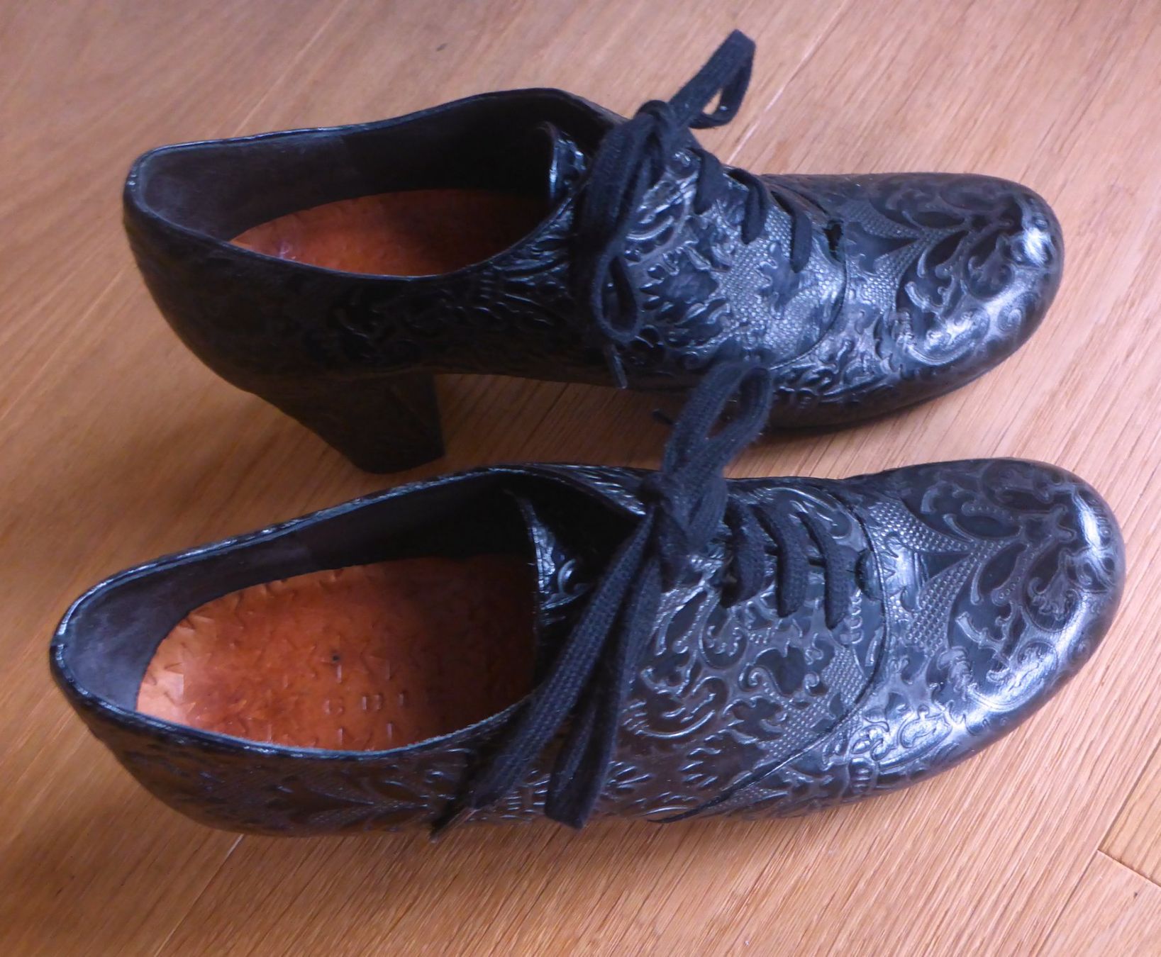 Chie Mihara Scarpe da donna: CHIE MIHARA Traumschuhe - Gr. 38 – Usato da Balzers venduto da silviahuaraz