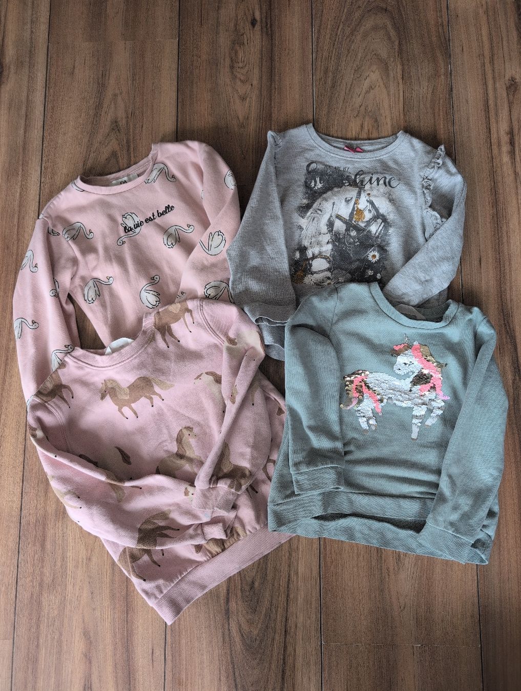 H&M Kleiderpakete & -sets: Mädchen Pullover Set 4 Stk. Grösse 110/ 116/122  – Gebraucht aus Neuhausen von Bluesewingneedle