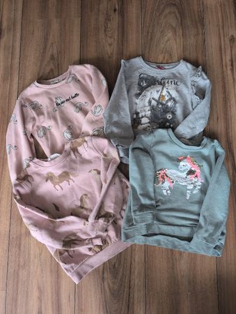 Mädchen Pullover Set 4 Stk. Grösse 110/ 116/122 