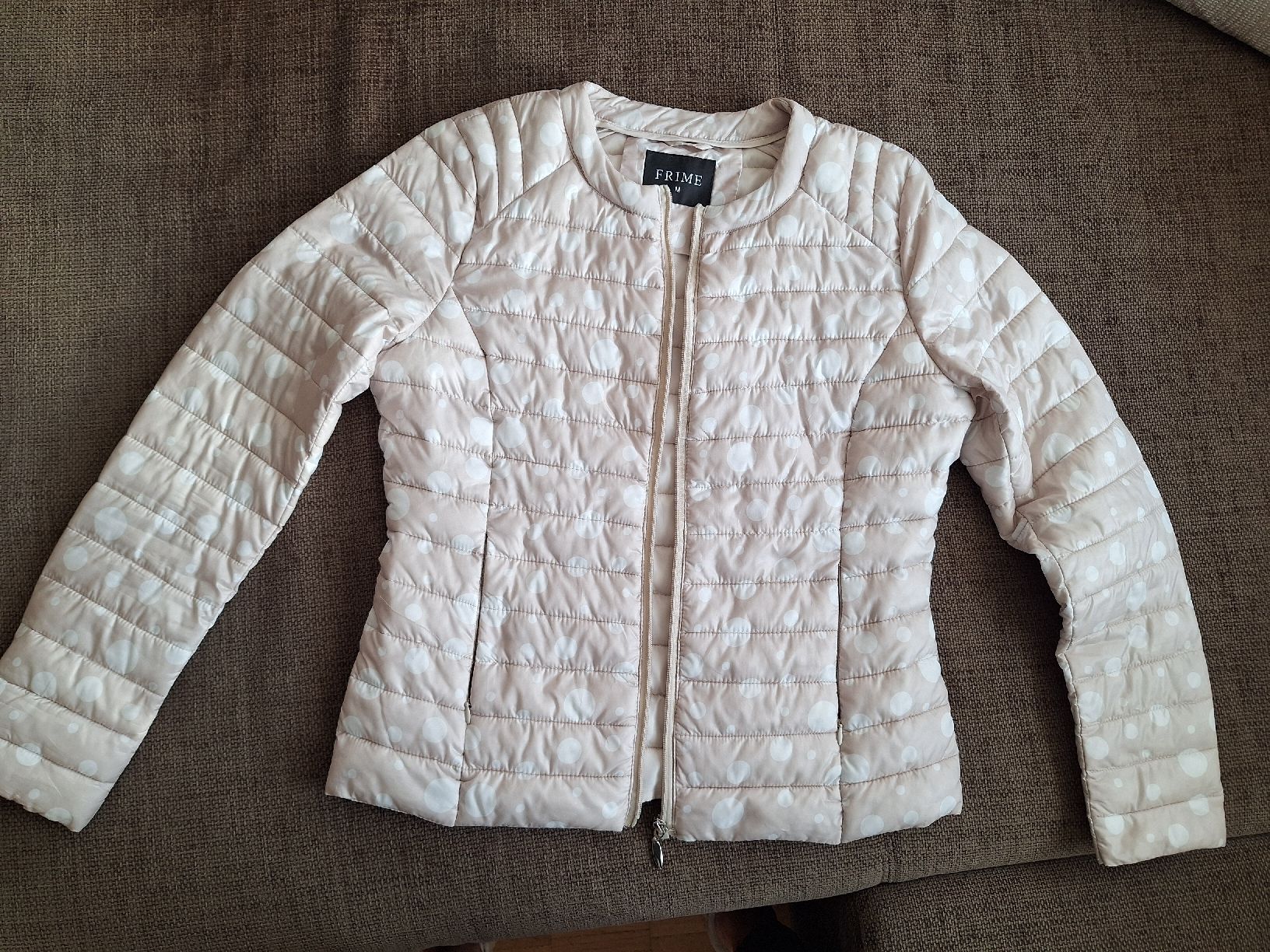 Giacche: Steppjacke, beige. Grösse M – Nuovo (secondo la descrizione) da Bassersdorf venduto da Makeje58