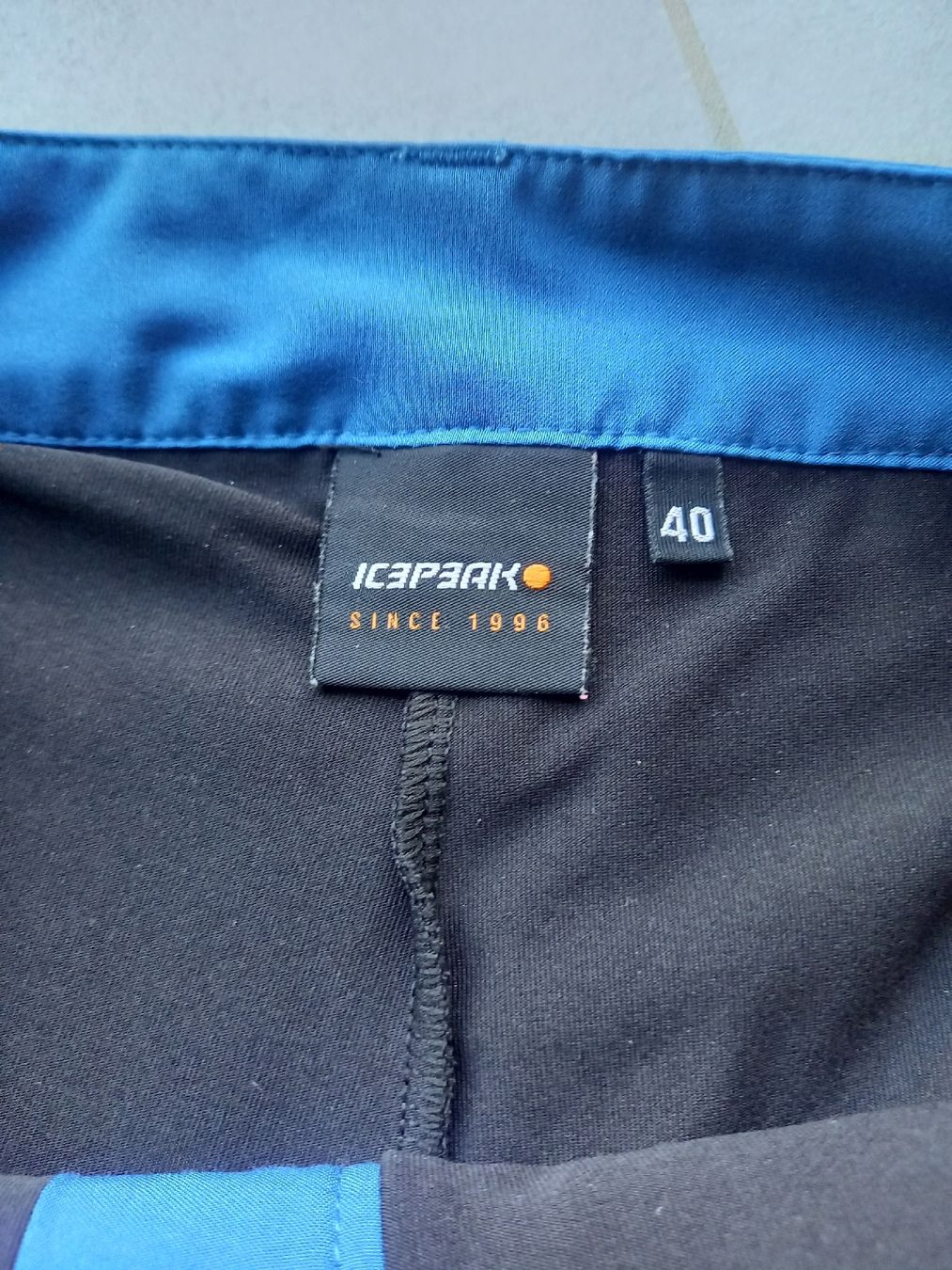 Icepeak Gonne: Sport Rock mit integrierter Hose – Usato da Sissach venduto da DenJoe 6