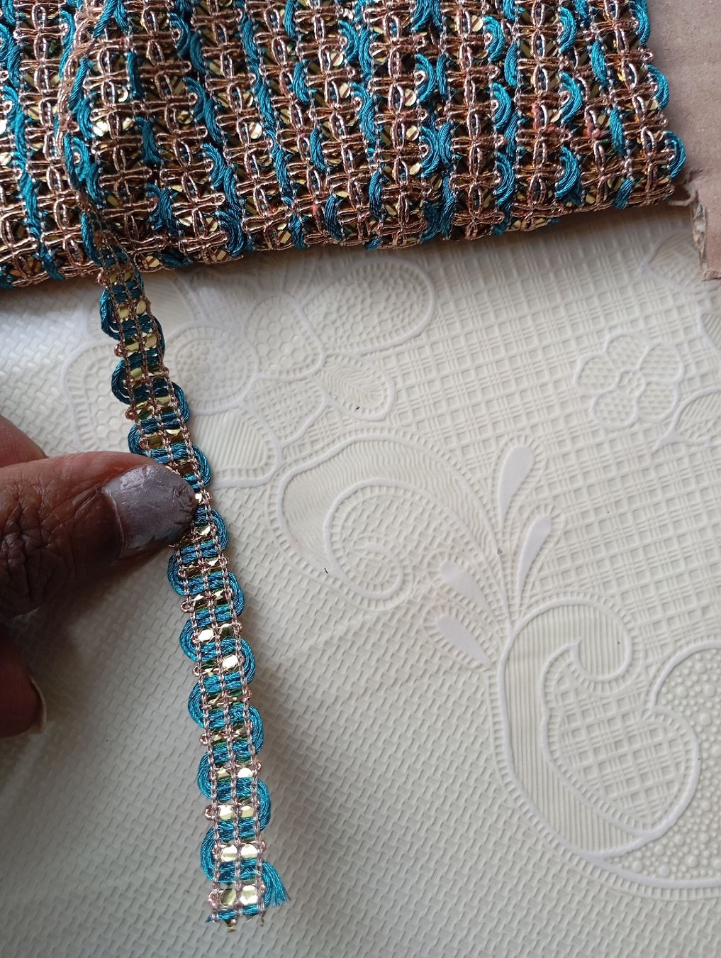 Tutte le decorazioni: Decorative lace blue copper like new condition – Nuovo (secondo la descrizione) da Bern venduto da pav_8b6j 3
