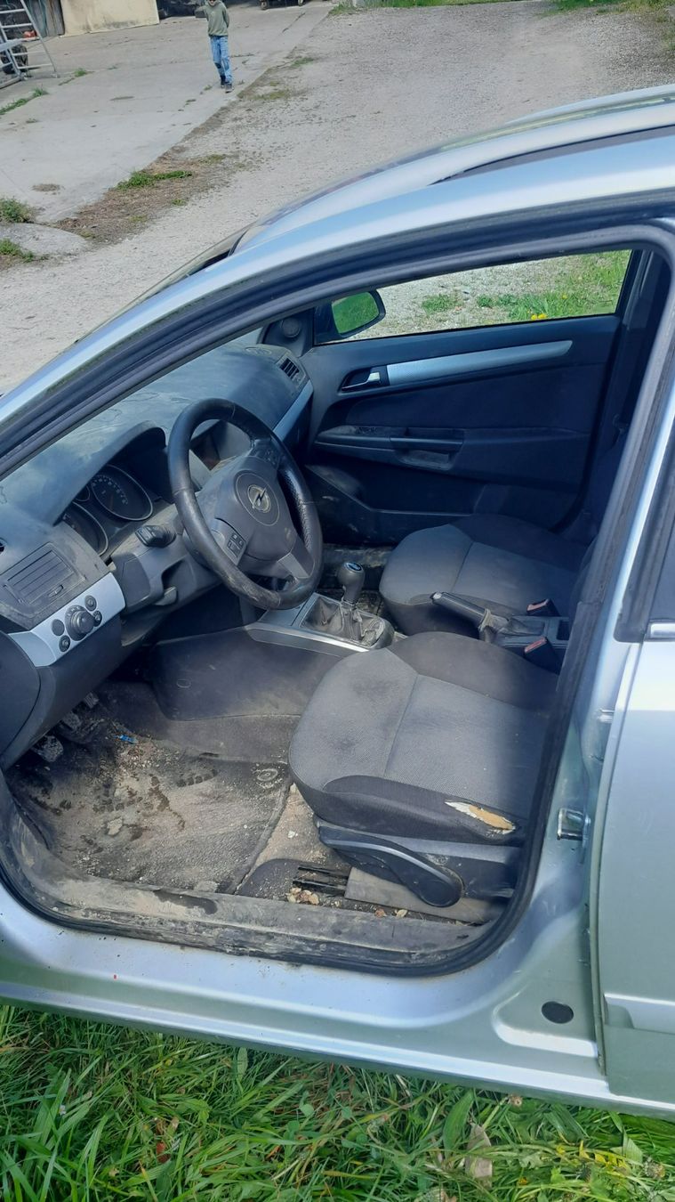 Opel Automobili: Opel Astra H – Difettoso da Dällikon venduto da 3B_Buschpilot 4