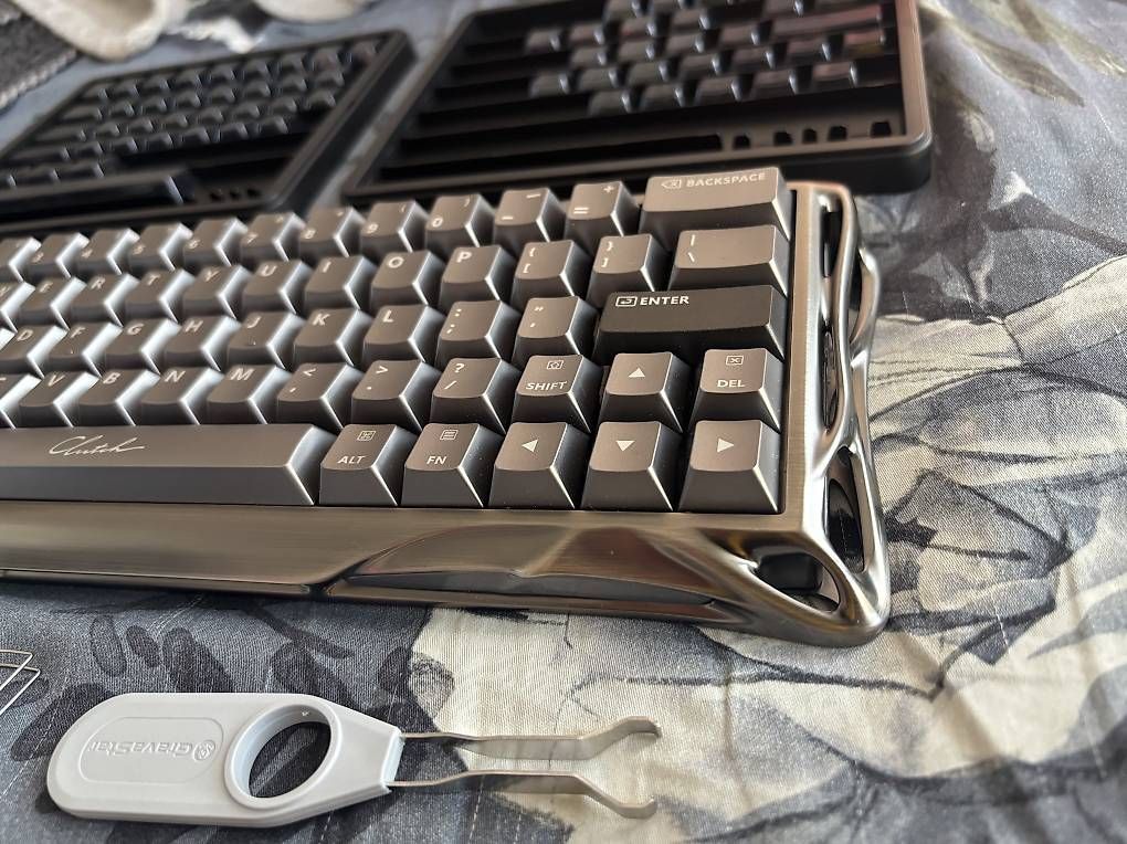Tastaturen: Clavier Gravastar Gaming – Neu und originalverpackt aus Plan-les-Ouates von wil_8h7k 1