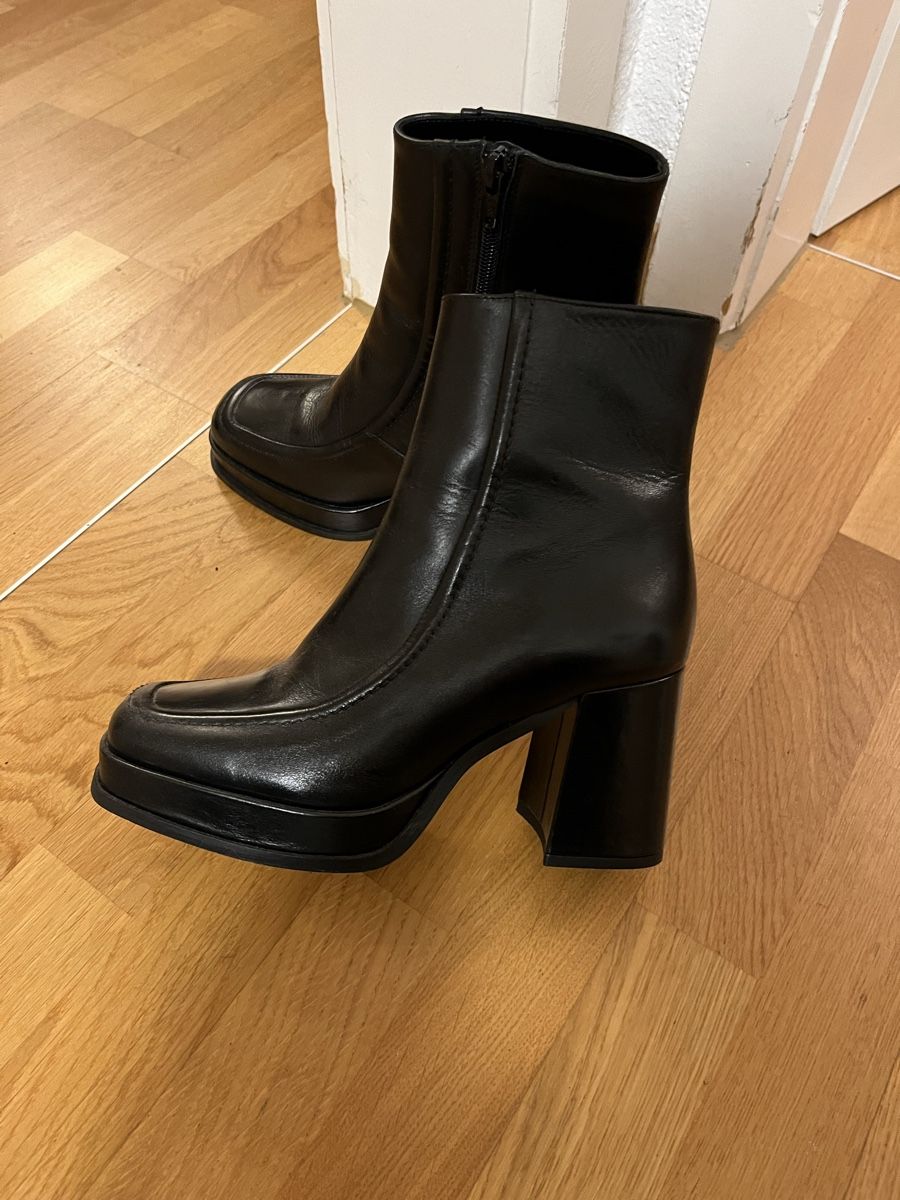 Scarpe da donna: Schwarze plateau Stiefeletten Gr. 37 – Usato da Wabern venduto da Jo.le 2