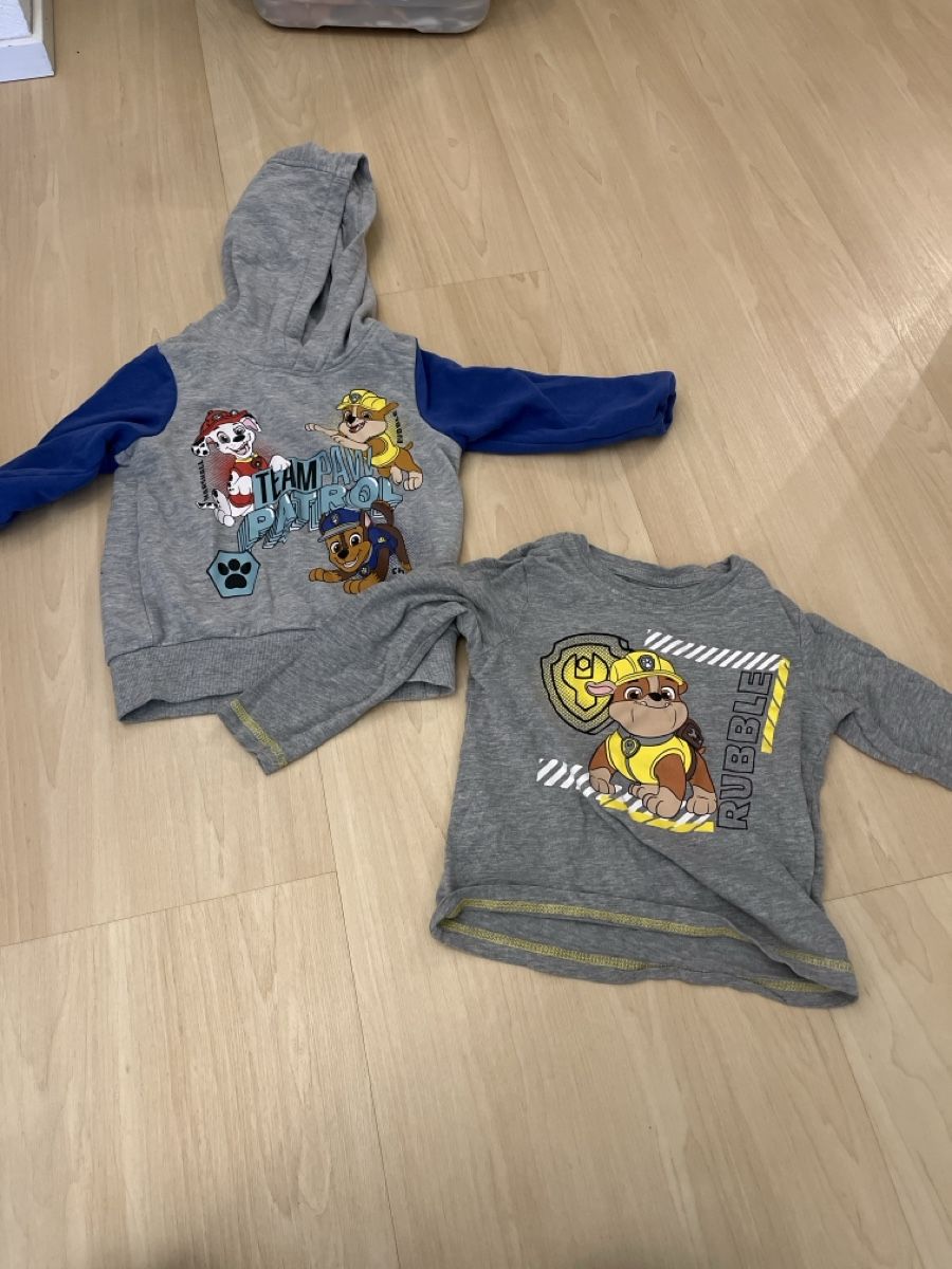 Ensembles coordonnés: Pullover und Langarm-Shirt Grösse 98/104 – D'occasion à Herznach par Leimsa