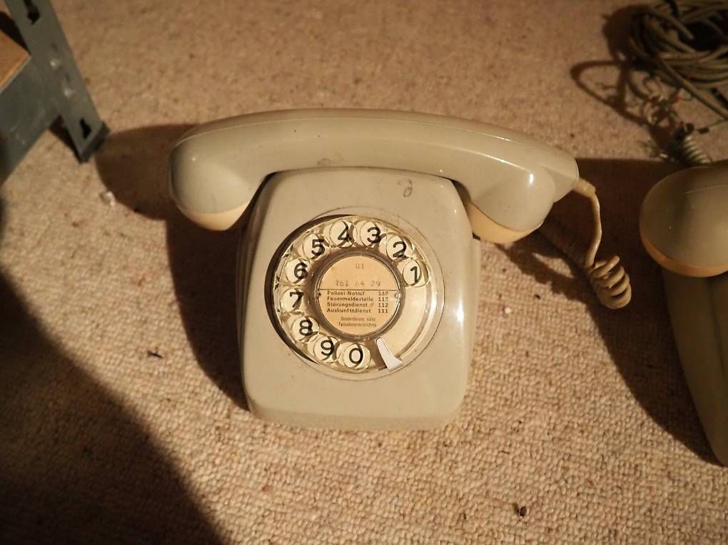 Telefoni: 3 alte Wählscheiben Telefone – Difettoso da Schänis venduto da Wewu 3