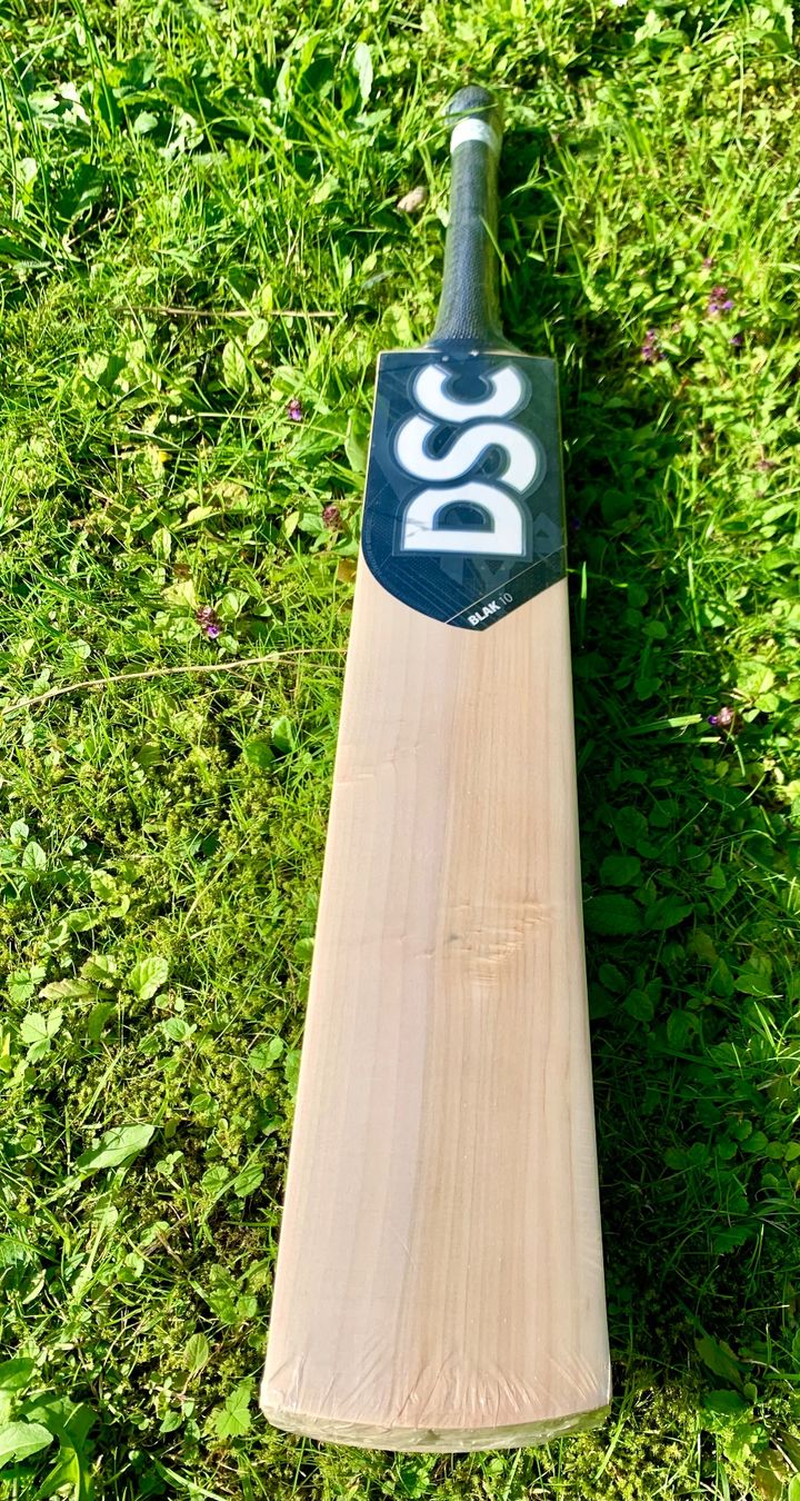 Articoli in legno: DSC Blak 10 English Willow Cricket Bat – Nuovo e nell'imballaggio originale da Luzern venduto da ronymamuni 3