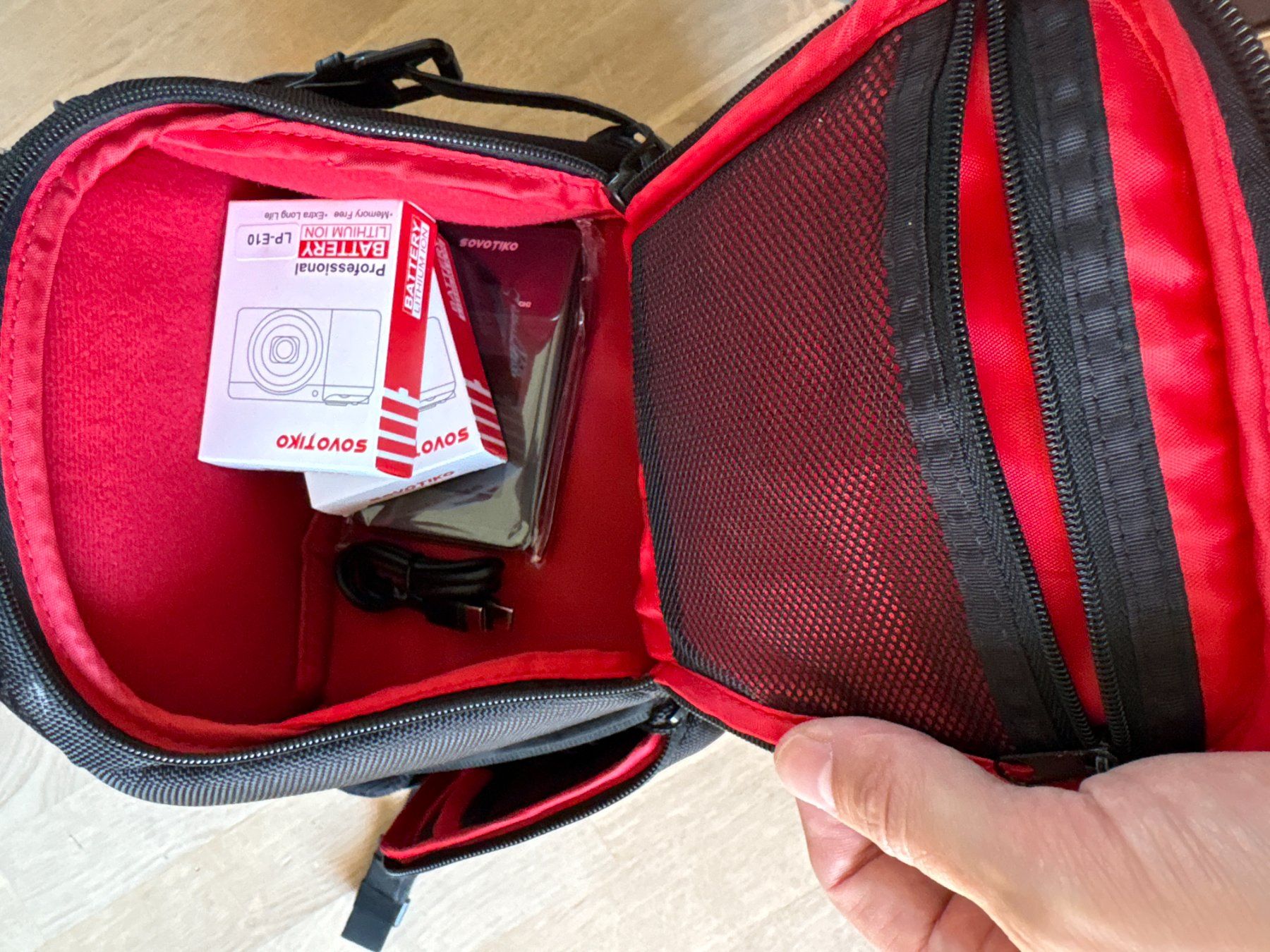 Canon Kamera: Eos 1300D + Objektiv + 2 Akkus + Ladegerät + Tasche – Gebraucht aus Elgg von Jo_Naj 8
