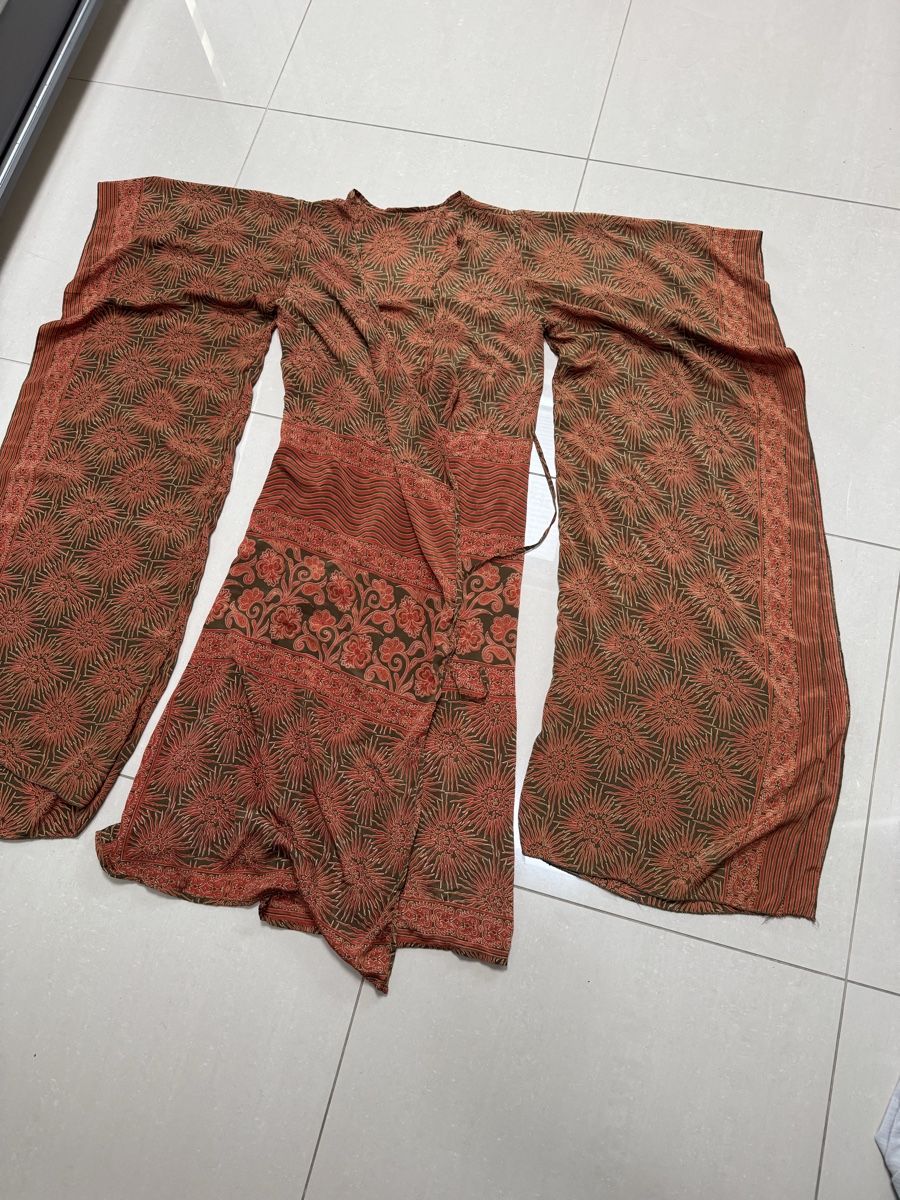 Internationale Kunst: Kimono Seide aus Indien – Gebraucht aus Wangen SZ von wakaawinhu 3