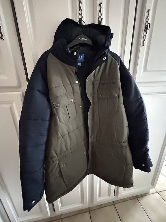 Manteaux: Manteau Adidas – D'occasion à St-Blaise par Chemar