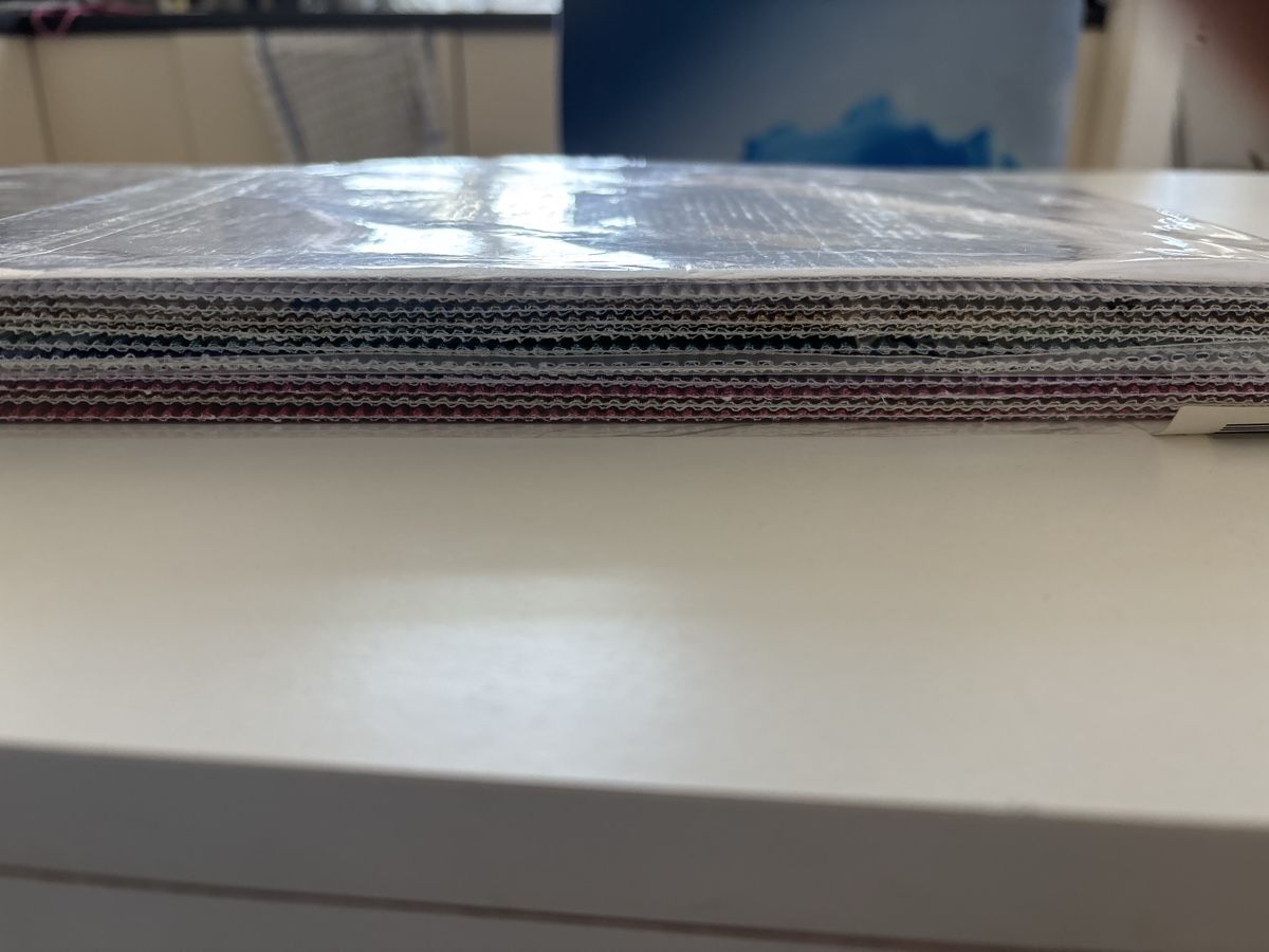 Carta: Glitterkarton & Wellpappe – Nuovo e nell'imballaggio originale da Amriswil venduto da SCHLOSSGEISTLI 2