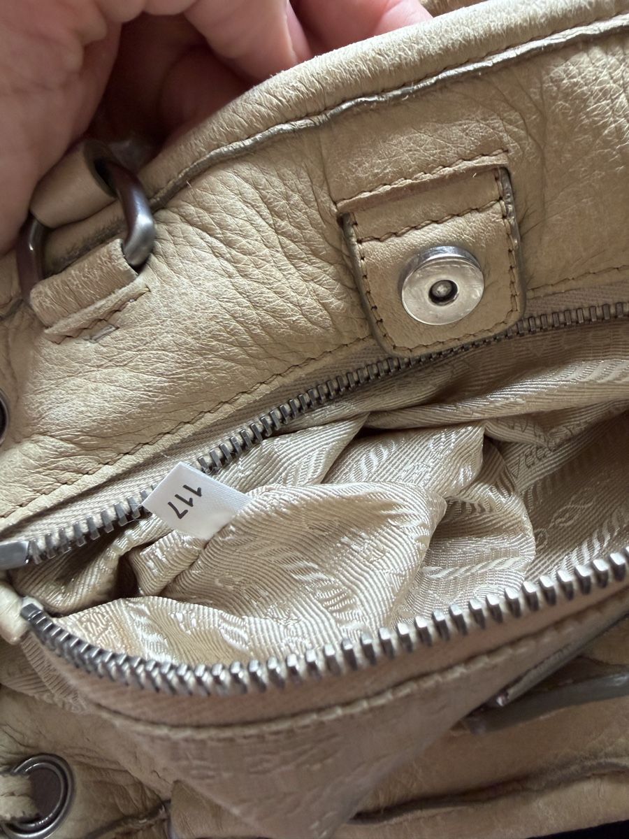 Prada Taschen für Damen: PRADA Schultertasche – Gebraucht aus Lenzerheide/Lai von heyhorsey 8