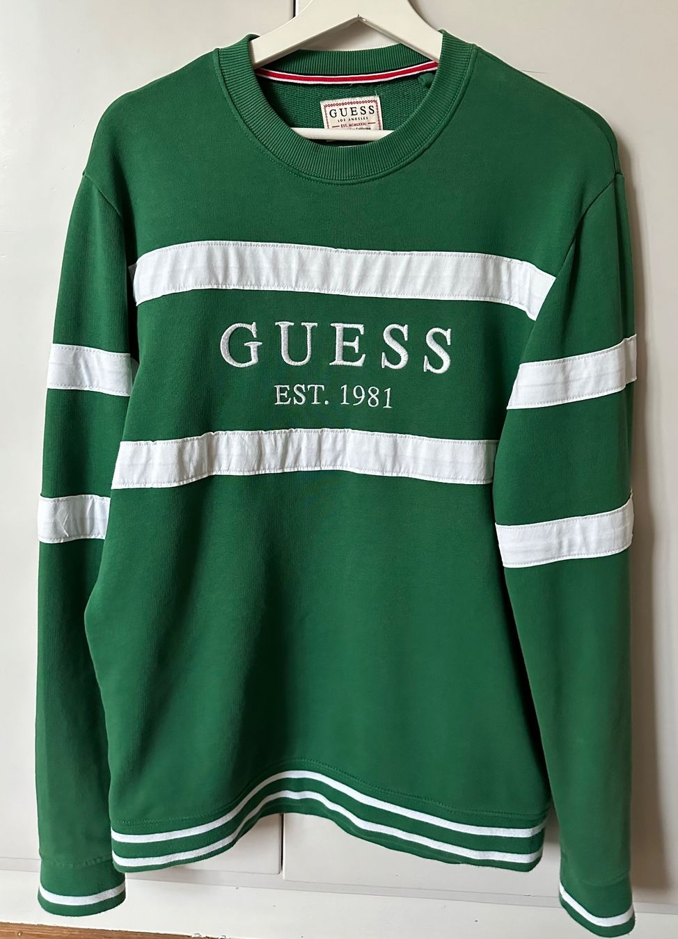 Guess Pulls & Sweat-shirts: GUESS Pullover grün, Regular Fit, Grösse M – D'occasion à Wohlen AG par thr_t5x8