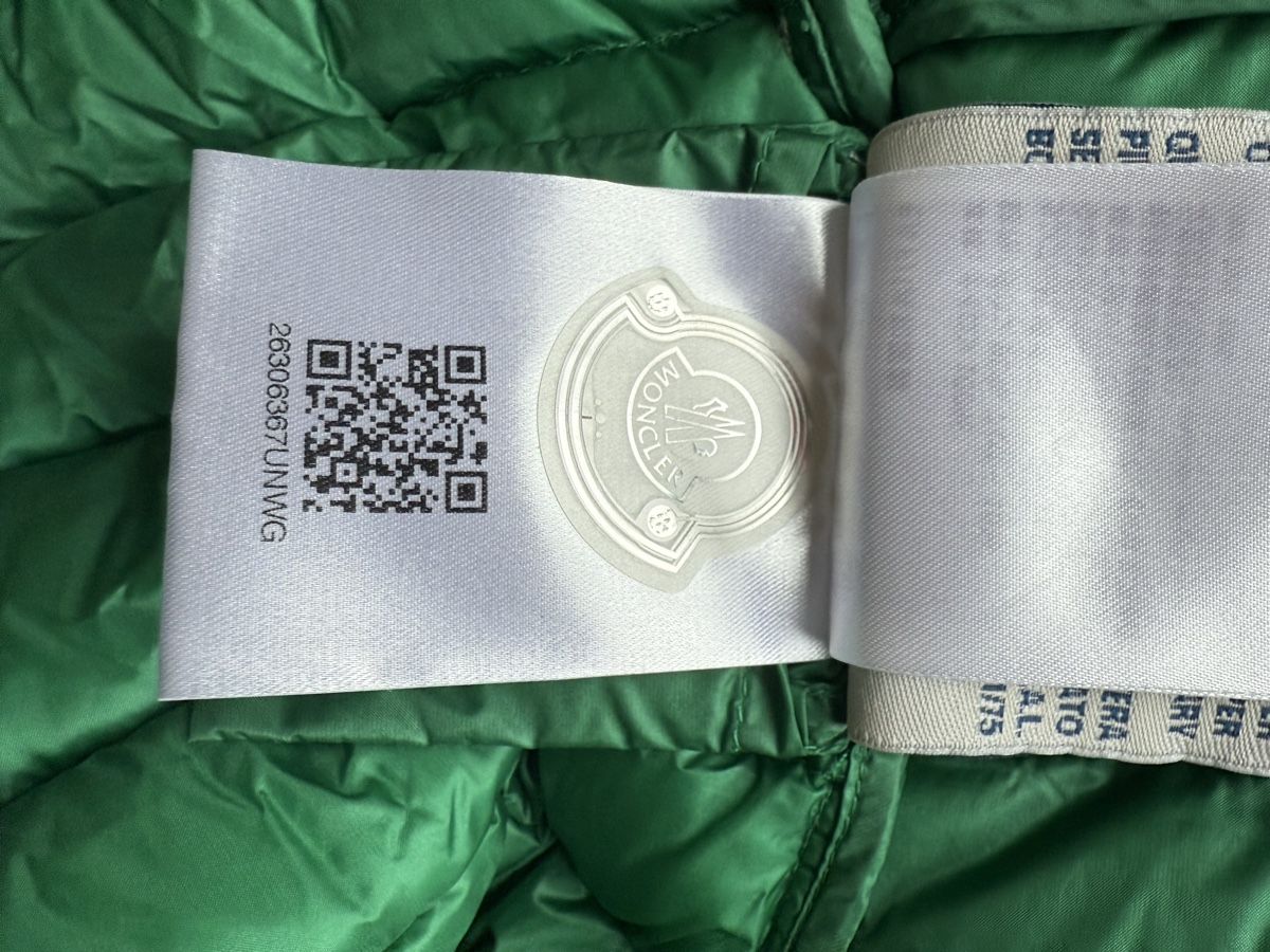 Moncler Giacche: Moncler Daunenjacke / Steppjacke – Usato da St. Gallen venduto da DebbyDeb 8