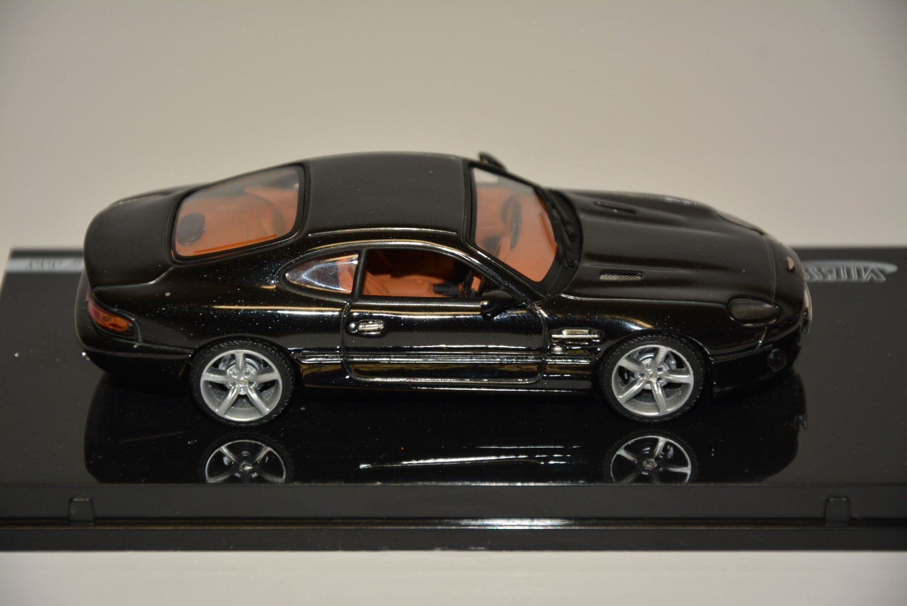 Aston Martin Modellini d'auto: Aston Martin DB7GT , Vitesse , 1:43 – Nuovo e nell'imballaggio originale da Goldach venduto da Feivel9 5
