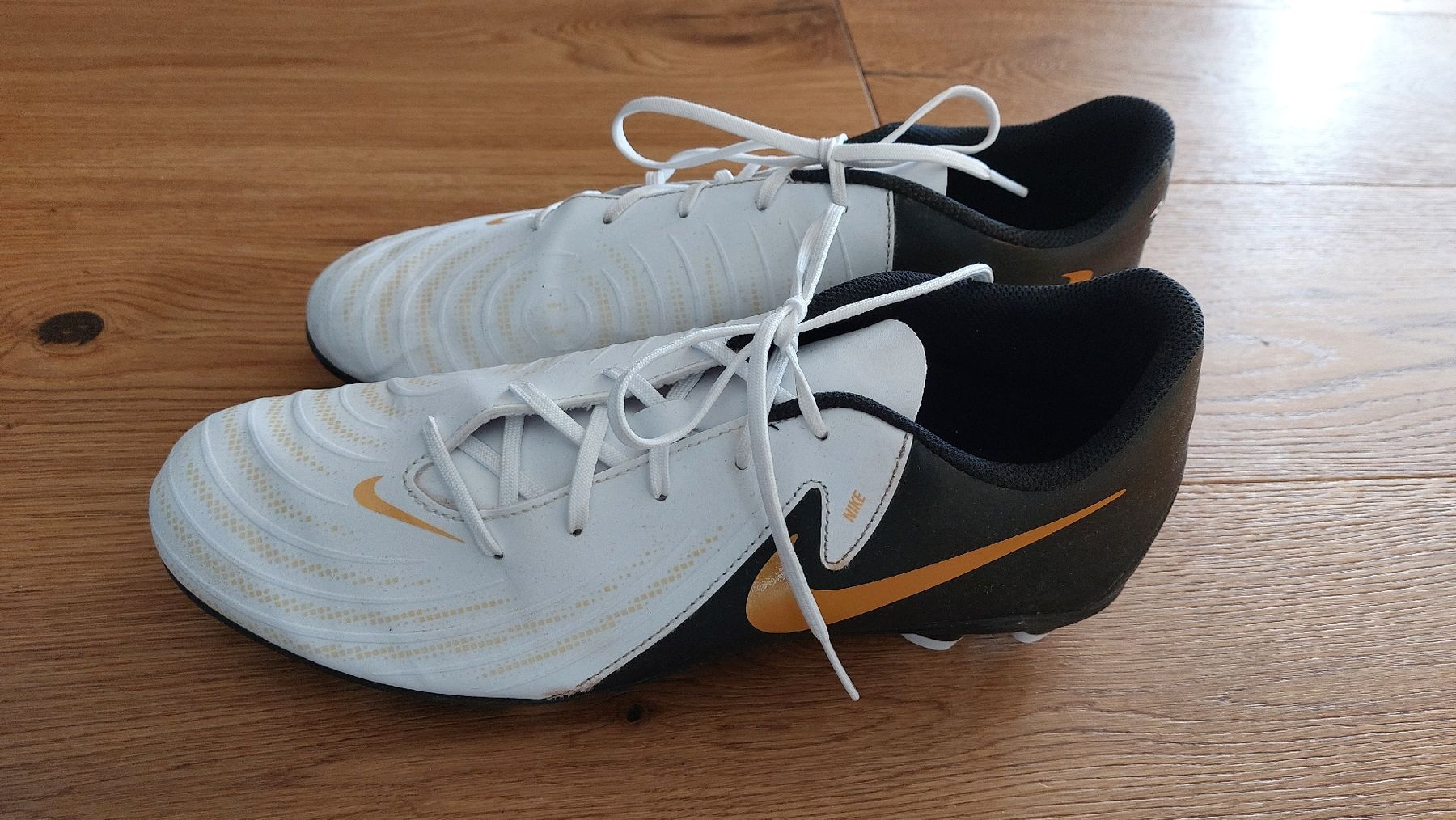 Chaussures hommes: Fussballschuhe – D'occasion à Wegenstetten par Coconora