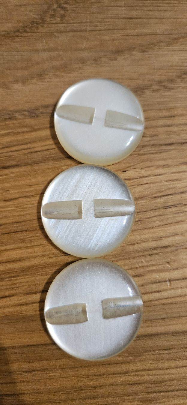 Bottoni: 3 boutons nacrés 3cm – Usato da Carouge GE venduto da Lea000 2