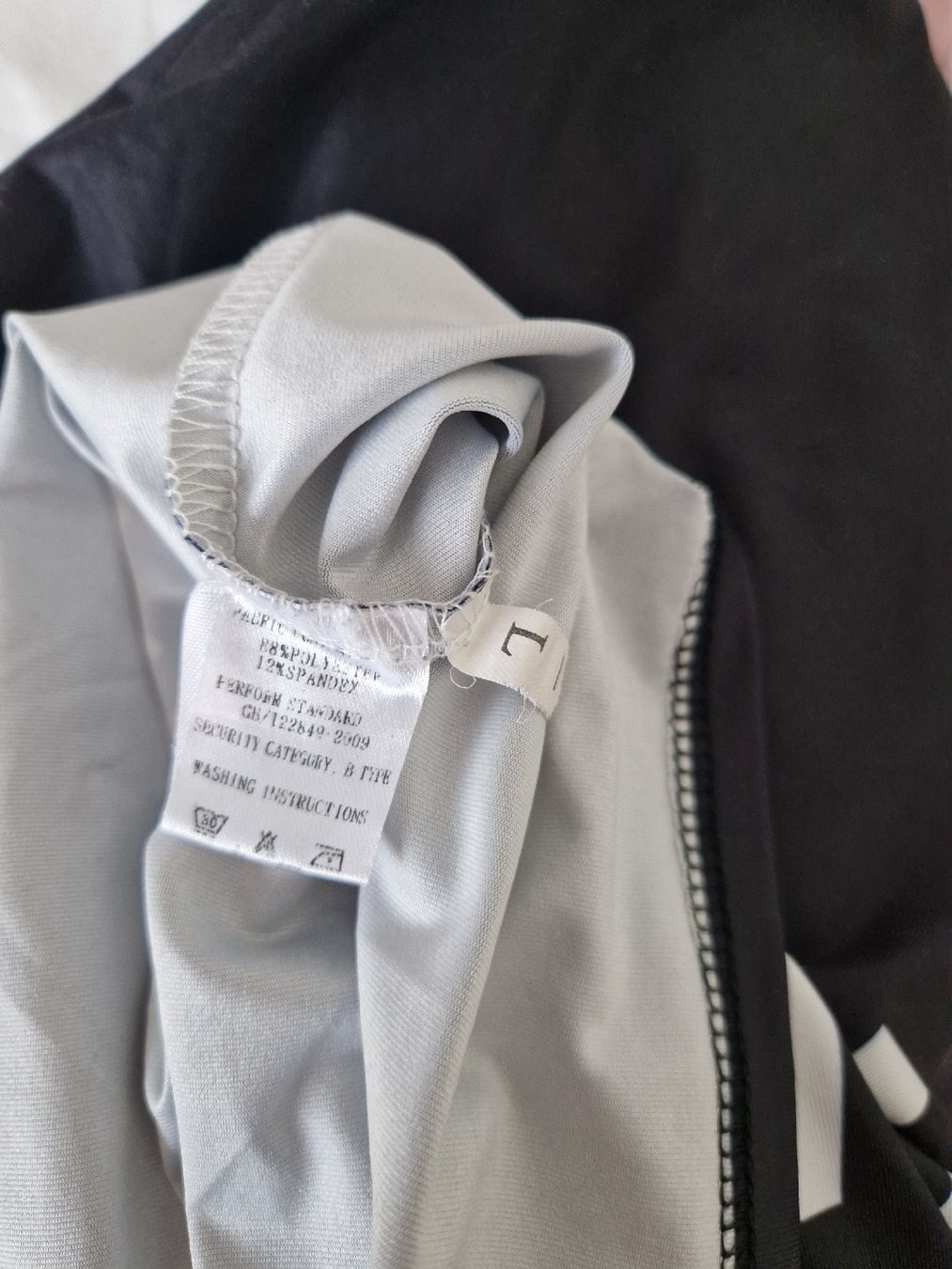 Vestiti: Kleid – Usato da Eglisau venduto da Ramii97 2