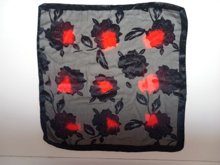 Seiden-Tuch Foulard Rosenmuster schwarz transparent mit Rand