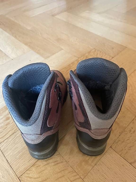 Schuhe für Mädchen: Lowa Wanderschuhe Gr. 35/36 – Gebraucht aus Rickenbach BL von la-perla 2