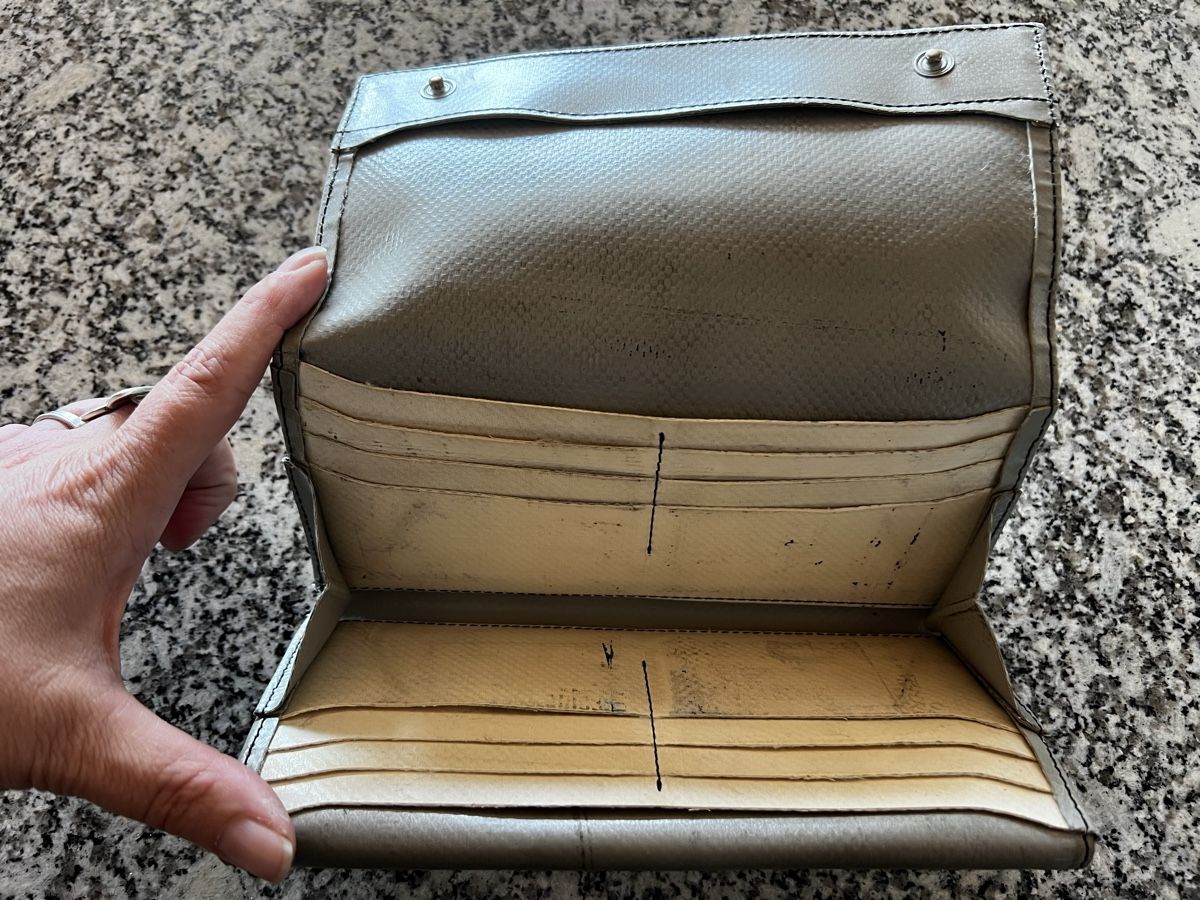 FREITAG F555 CAROLINE イエロー 二つ折り長財布 FREITAG F555