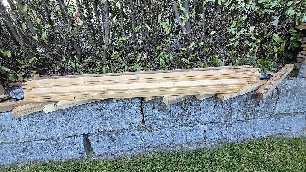 Articoli in legno: BRETTER HOLZ 27 St. – Usato da Fisibach venduto da Lorobin 2