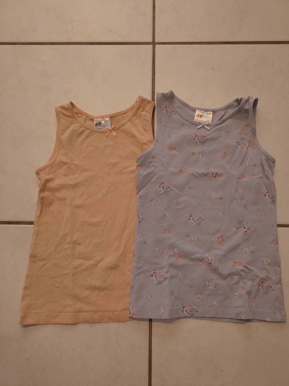 H&M Biancheria intima: 2x Unterhemden 122/128 – Usato da Neerach venduto da stens