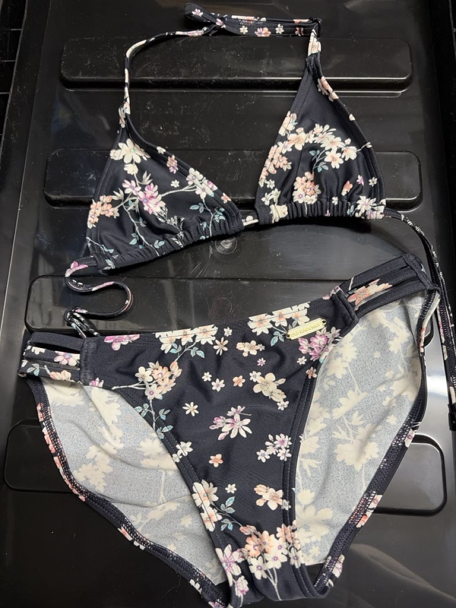 Badekleider & Bikinis: Bikini Grösse 134/140 – Gebraucht aus Granges-Paccot von Fwaeber