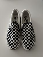 Slip-On Schuhe schwarz/weiss kariert - Gr. 37 - UNGETRAGEN