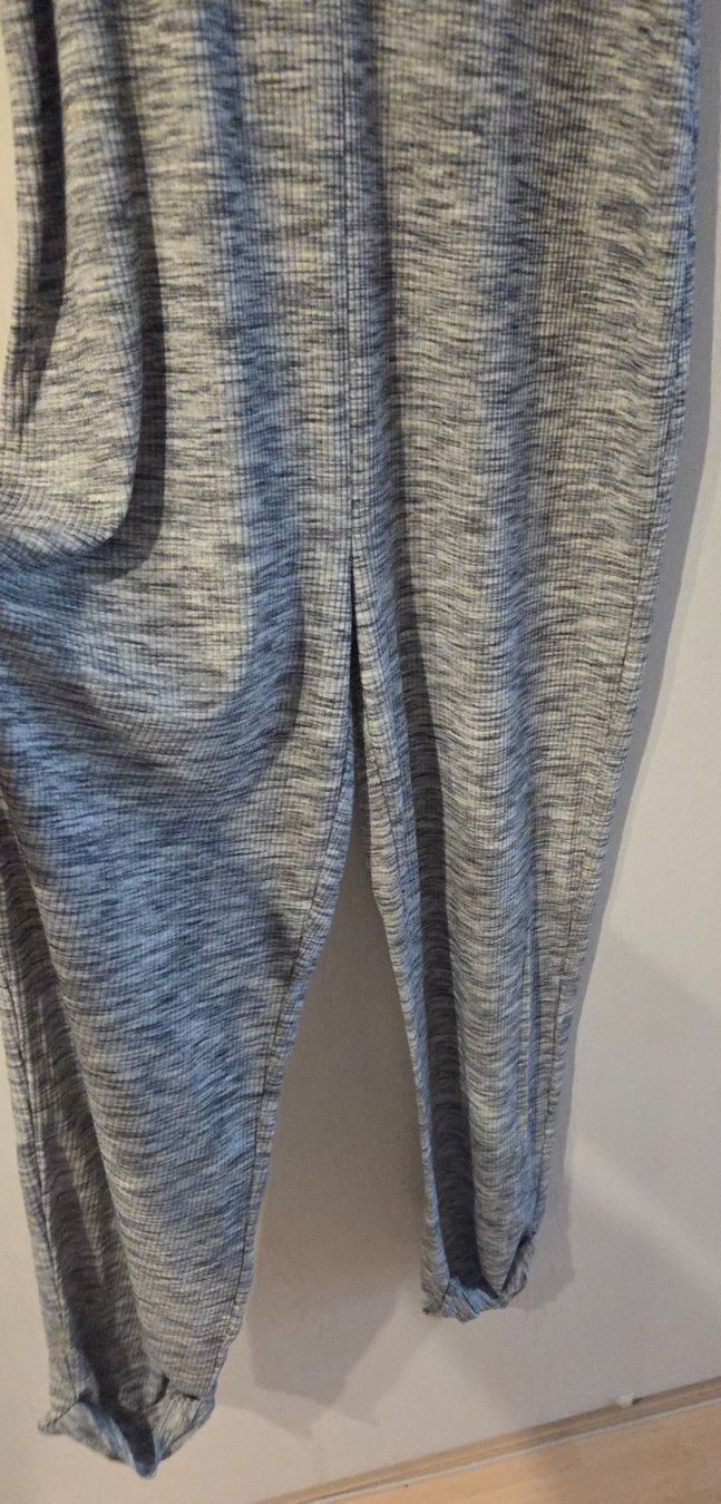 Négligés & Pyjamas: Pyjama-Einteiler von MINKPINK (Grösse L) – D'occasion à Zürich par wile_coyote 3