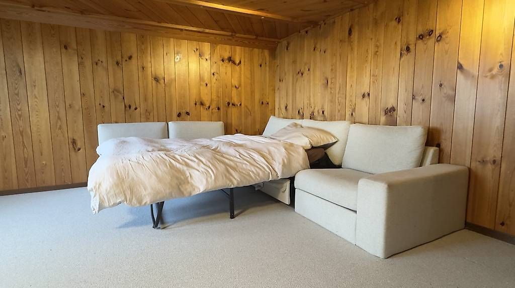 Divani: Gemütliches Sofa mit Bettfunktion & Hocker, hell-beige, t... – Usato da Zugerberg venduto da fil_n2s8 2