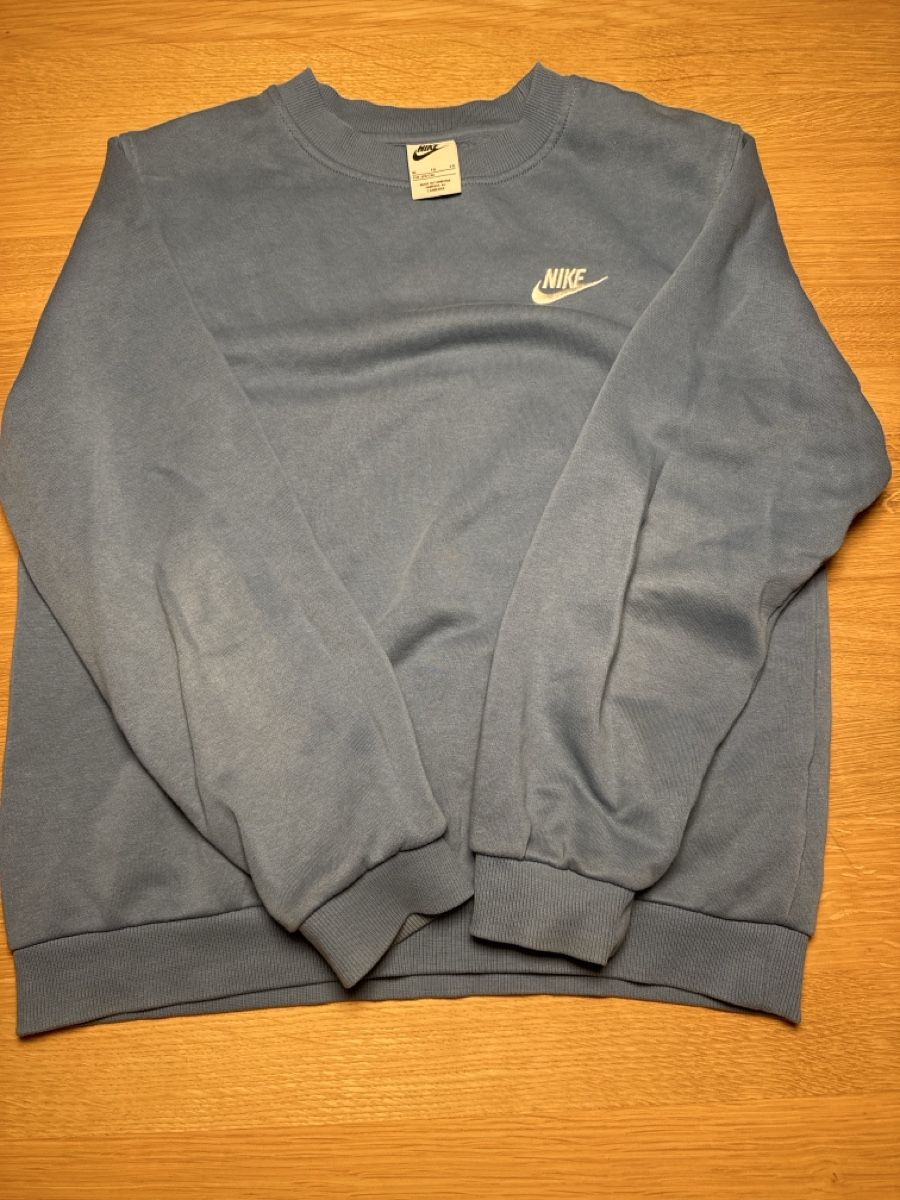 Nike Maglioni & Felpe: Nike Pullover, Top Zustand, Grösse S, ideales Herbstteil – Usato da Männedorf venduto da krebschen77 1