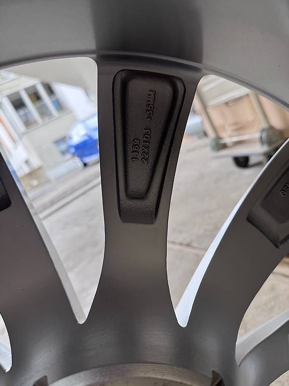 Cerchioni: Tesla Model Y 22" Felgensatz – Usato da Attinghausen venduto da Silvanoou 2