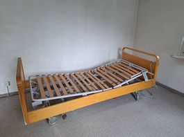 Pflegebett zu Verkaufen