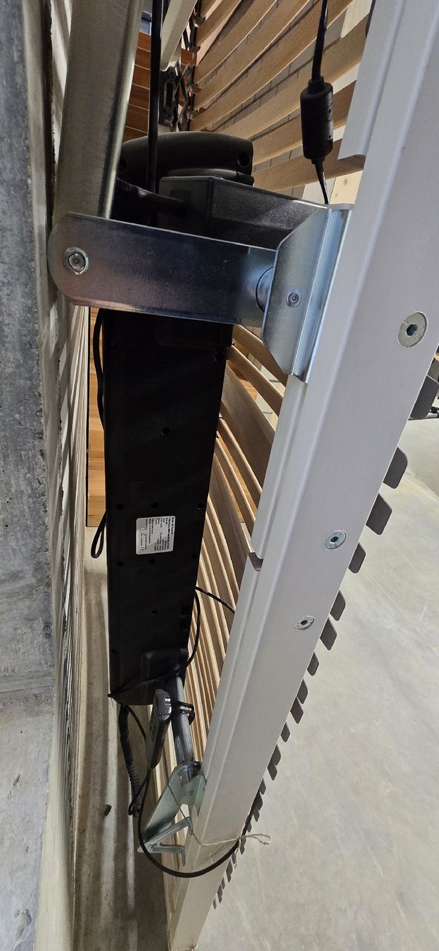 Reti a doghe: Elektrischer Lattenrost 100 x 200 – Usato da Walde AG venduto da LuuMa 2