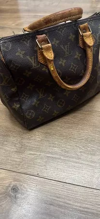 LOUIS Vuitton 