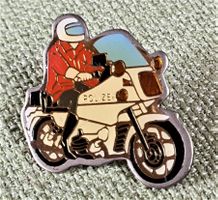 D698 - Pin Motorrad Polizei Schweiz