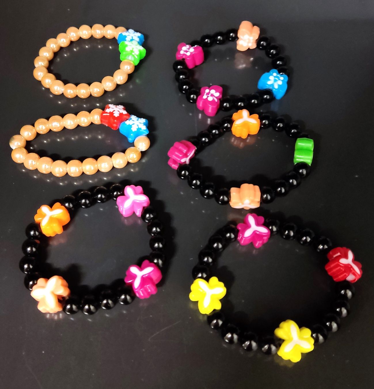 Bracciali & Braccialetti: Schwarze Perlen Bracelets Armbänder – Nuovo (secondo la descrizione) da Biel/Bienne venduto da AnikaNah